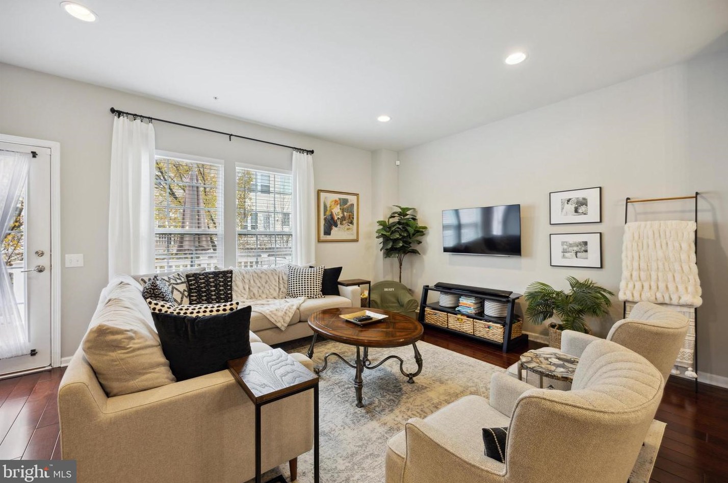 406 Ellison Dr, North Wales PA  19454-1537 exterior