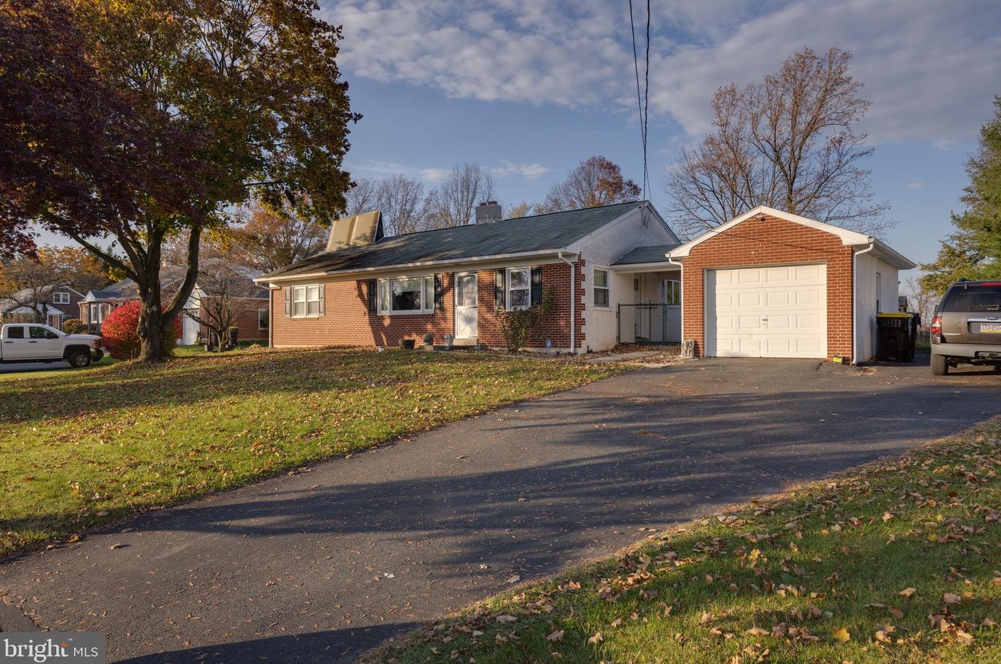 407 E Moyer Rd, Pottstown, PA 19464