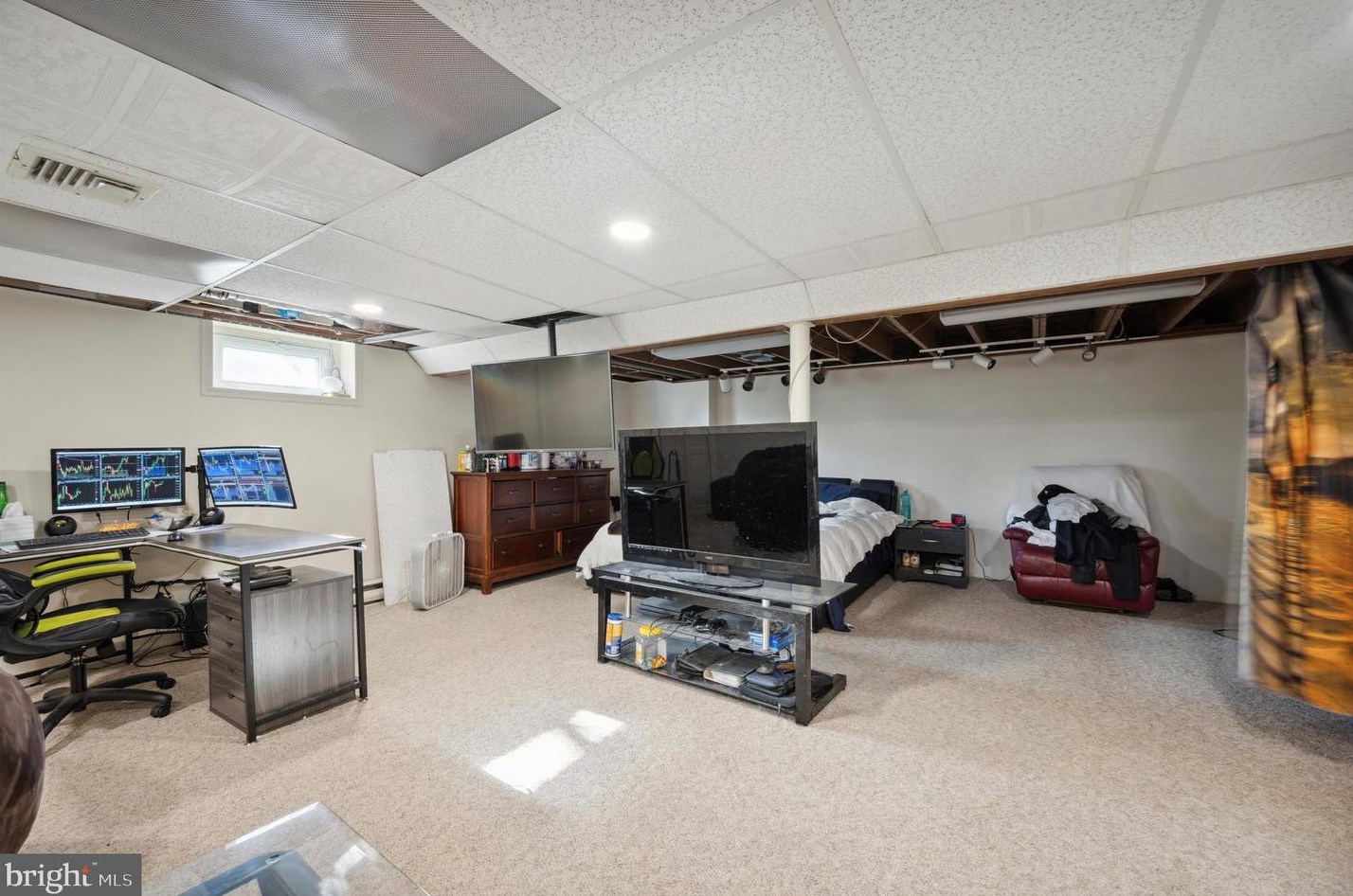 1000 Dekalb Pike, North Wales PA  19436-4602 exterior