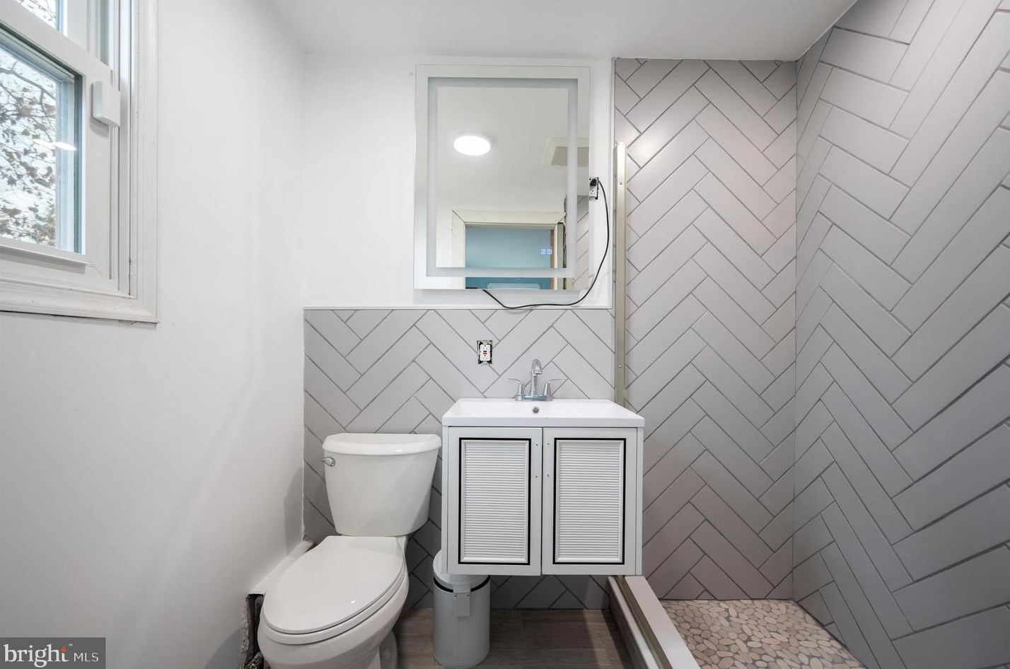 1000 Dekalb Pike, North Wales PA  19436-4602 exterior