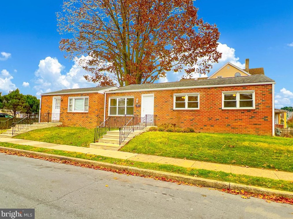 1506 Walnut Ave, Oreland, PA 19075-1718