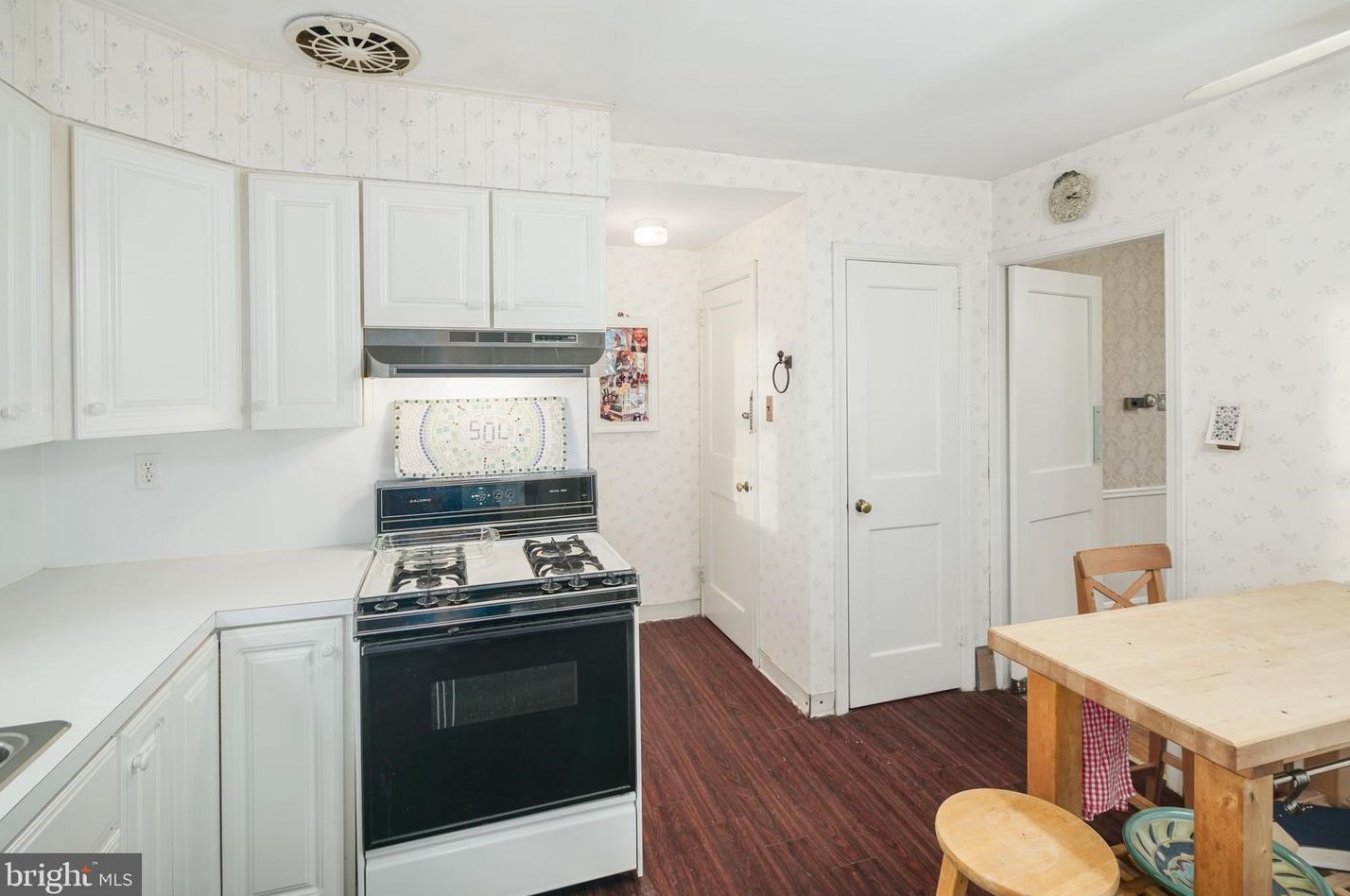 504 Georgian Rd, Ardsley PA  19038-2810 exterior