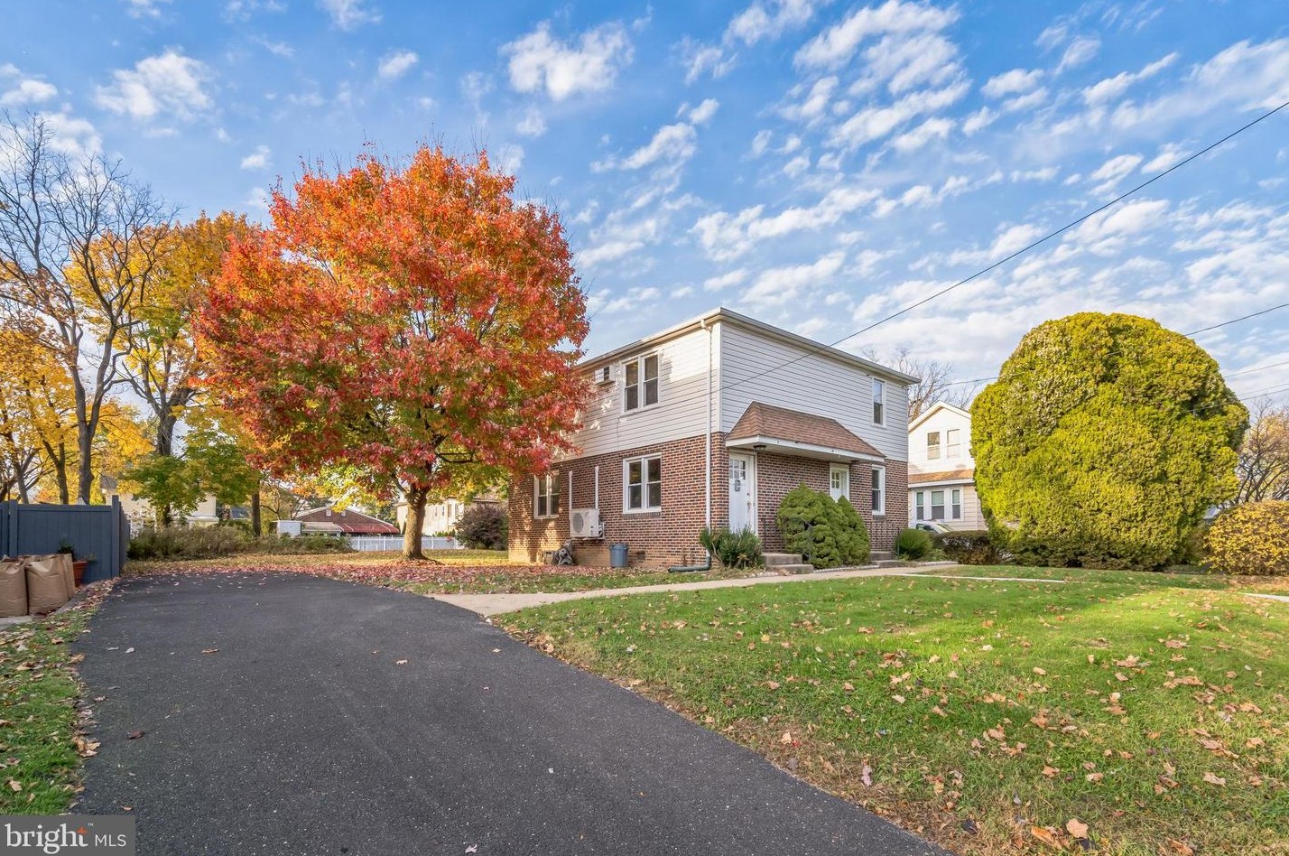 49 Robbins Ave, Meadowbrook, PA 19046-4250
