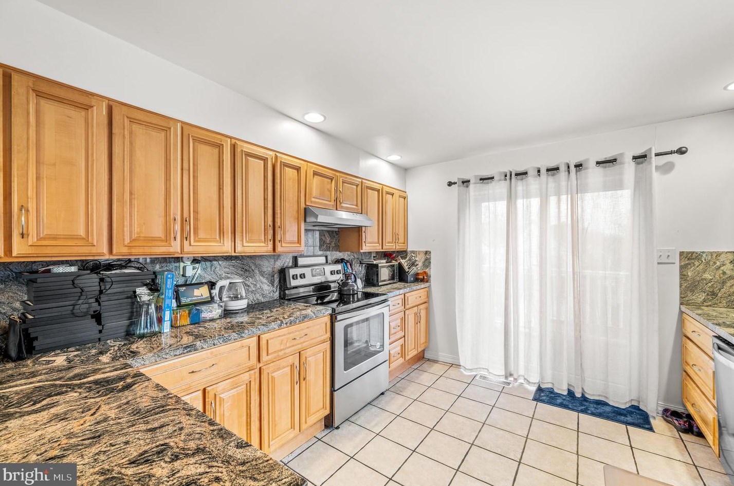 231 Henley Rd, Penn Wynne PA  19096-3108 exterior