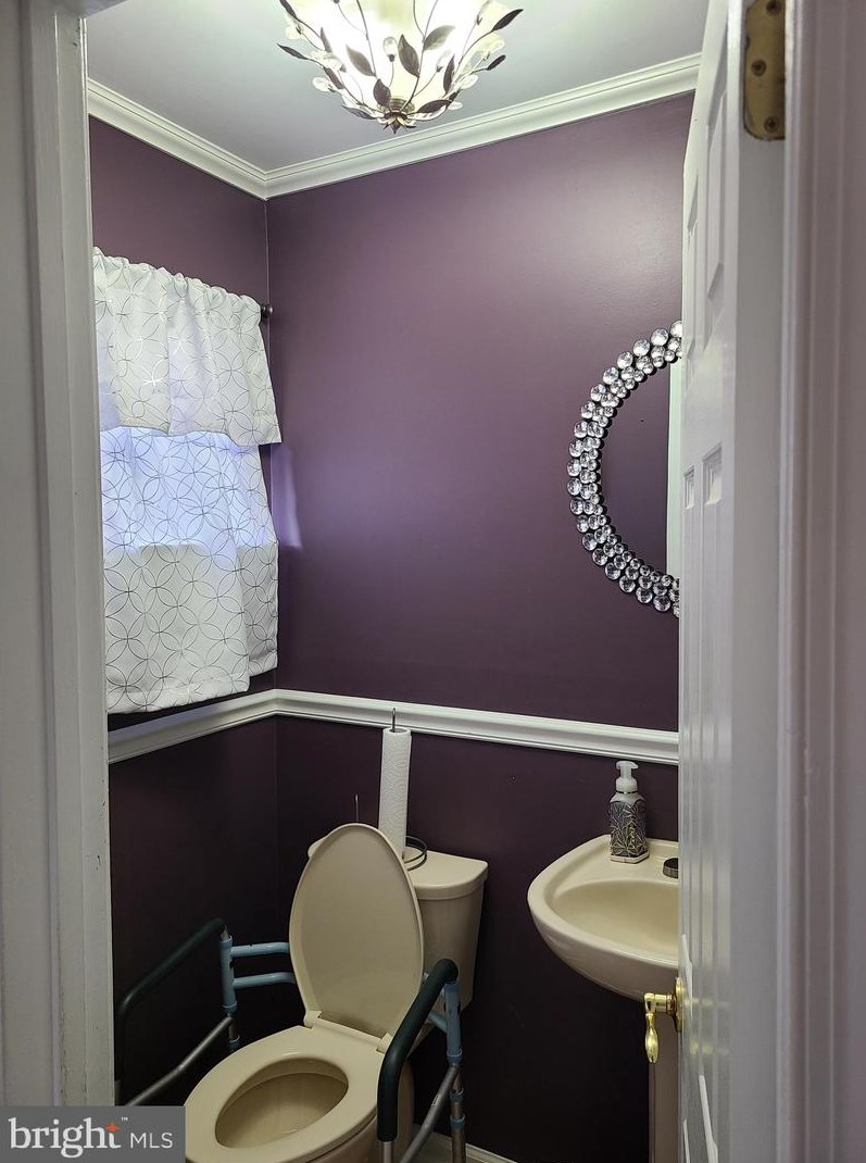 2402 Elm Cir, Lansdale, PA 19446