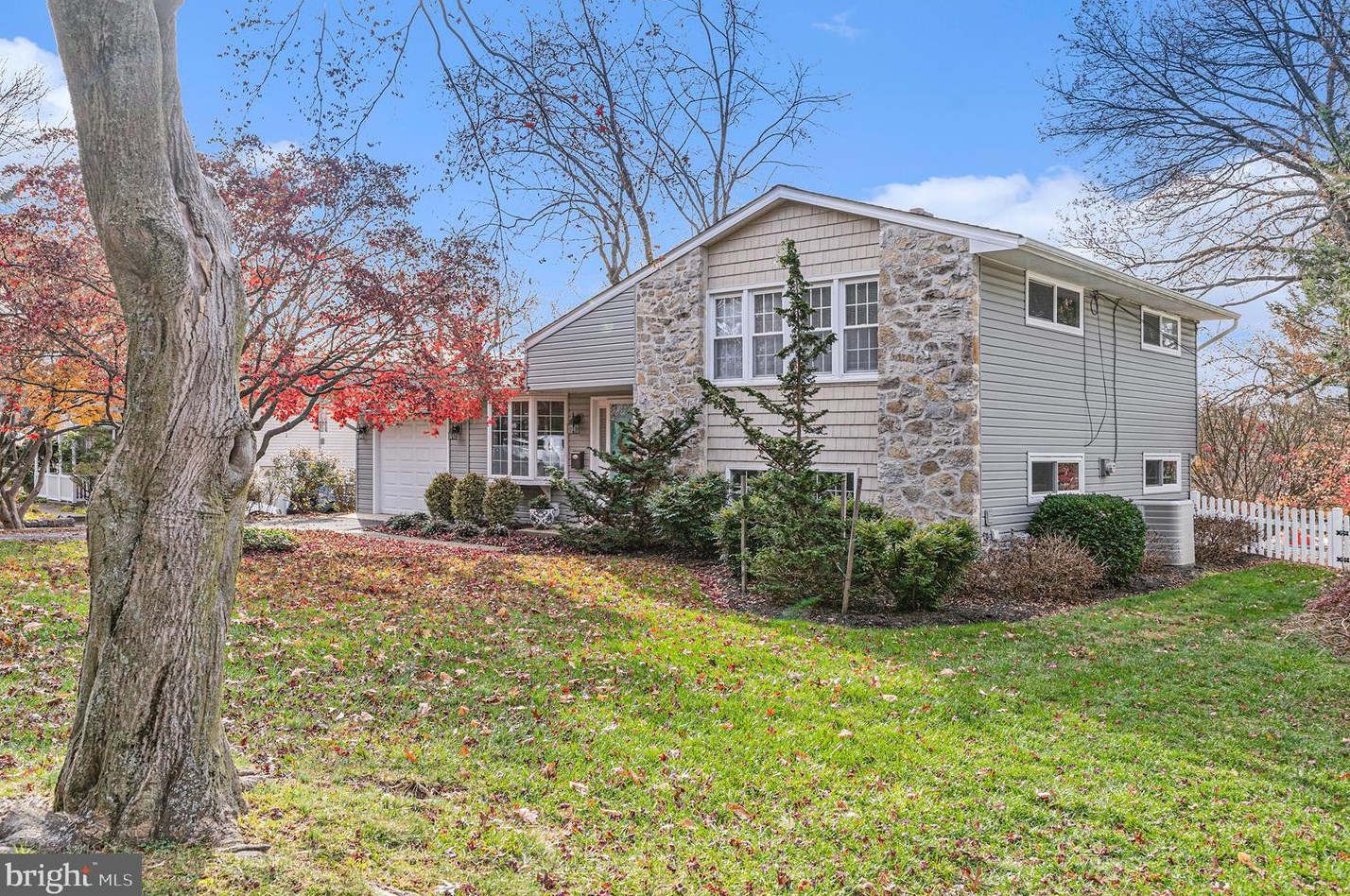 3330 Whitehall Dr, Willow Grove, PA 19090