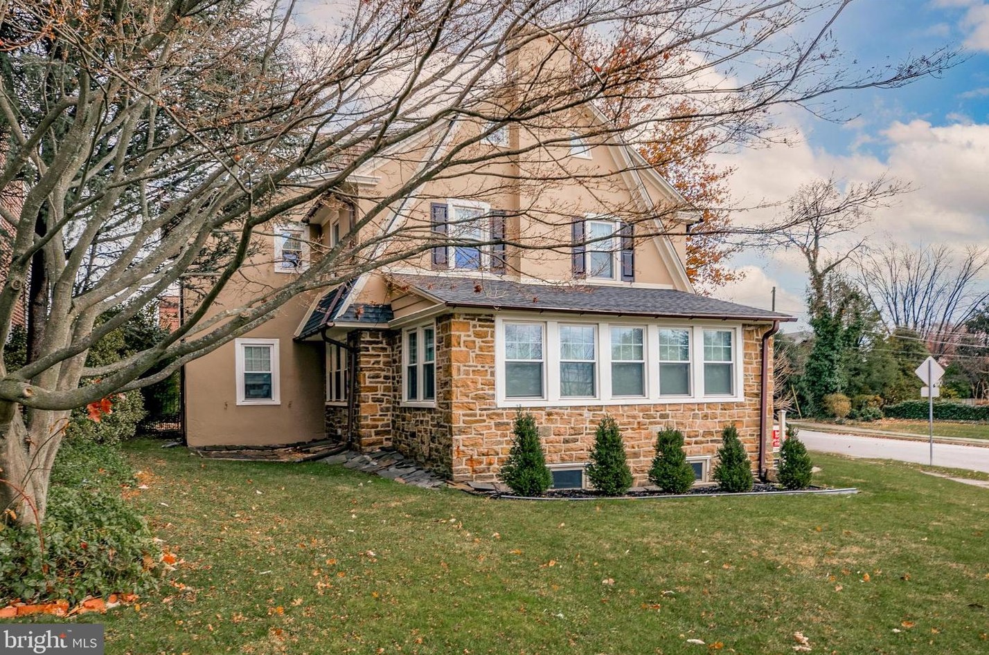 1600 Markley St, Norristown, PA 19401-2916