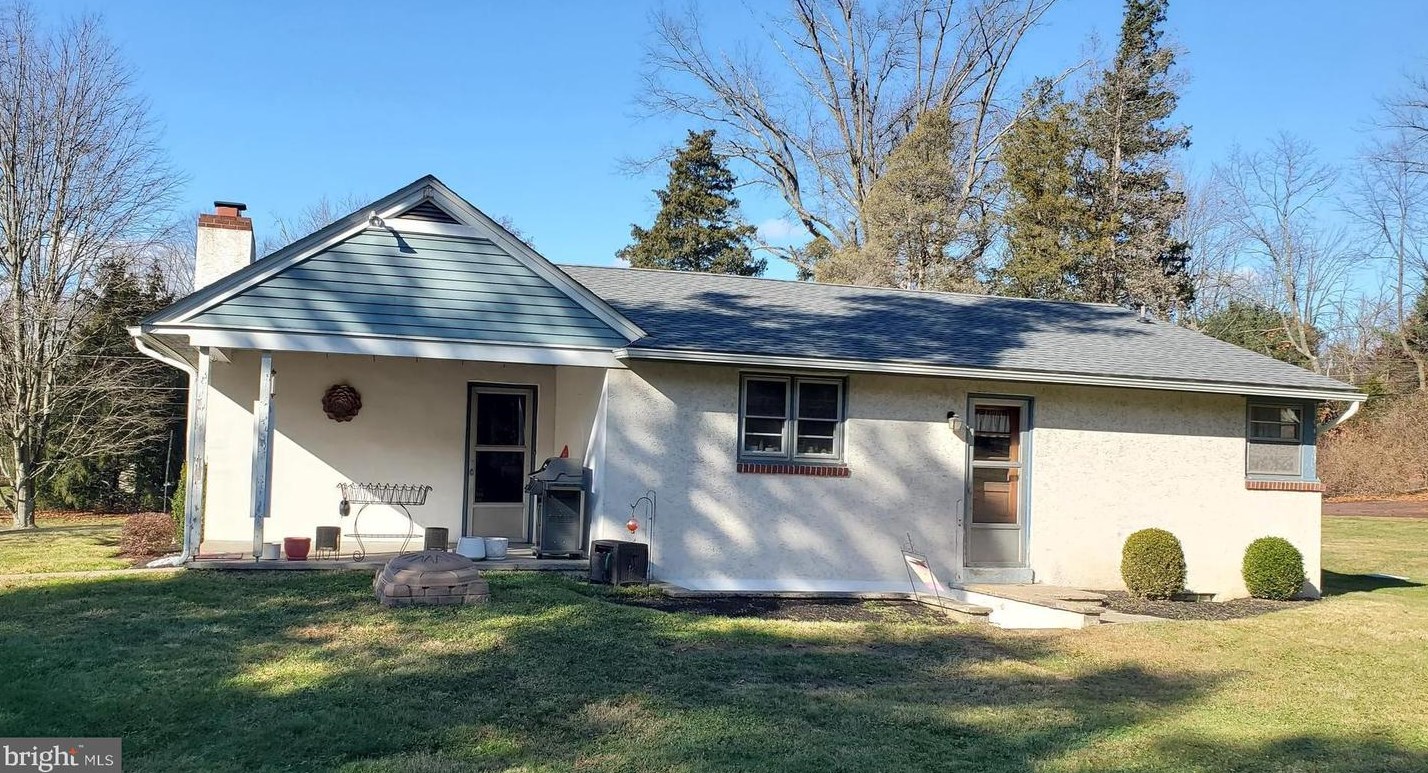 205 Salford Station Rd, Perkiomenville, PA 18074
