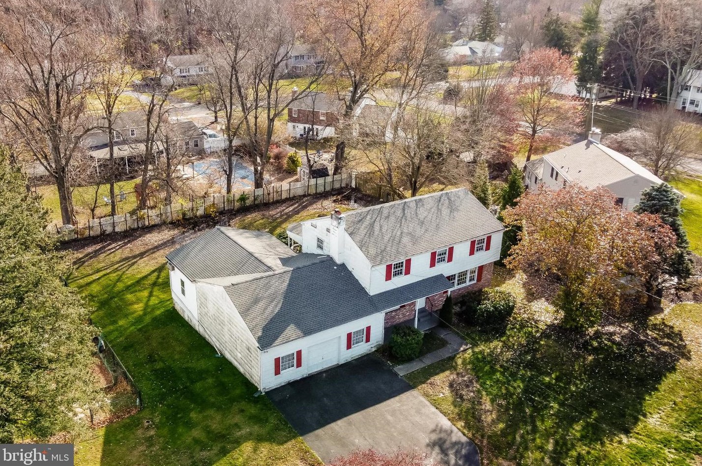 711 Canterbury Ln, Horsham, PA 19044