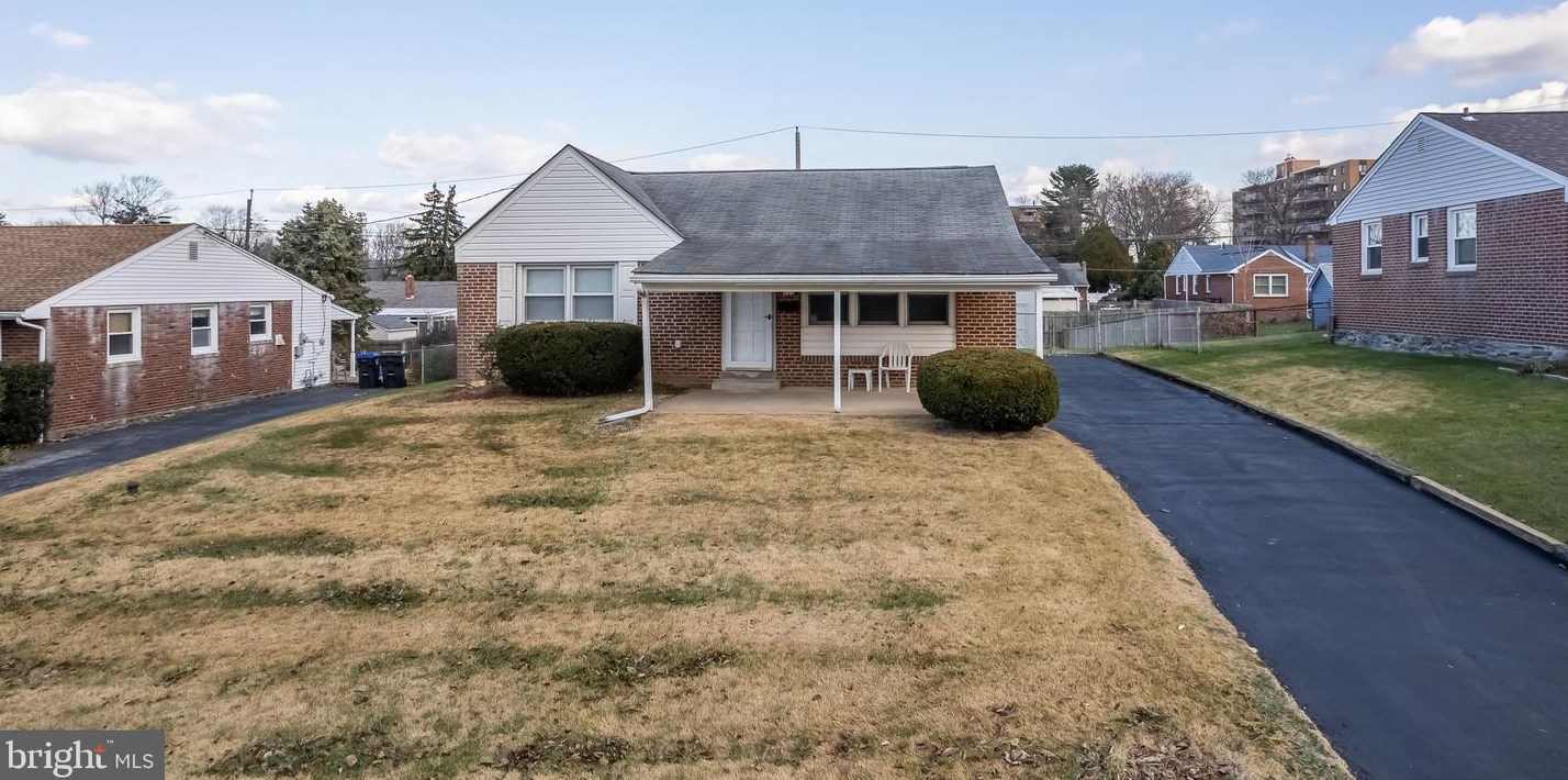 111 Valley View Rd, Norristown, PA 19401-1801