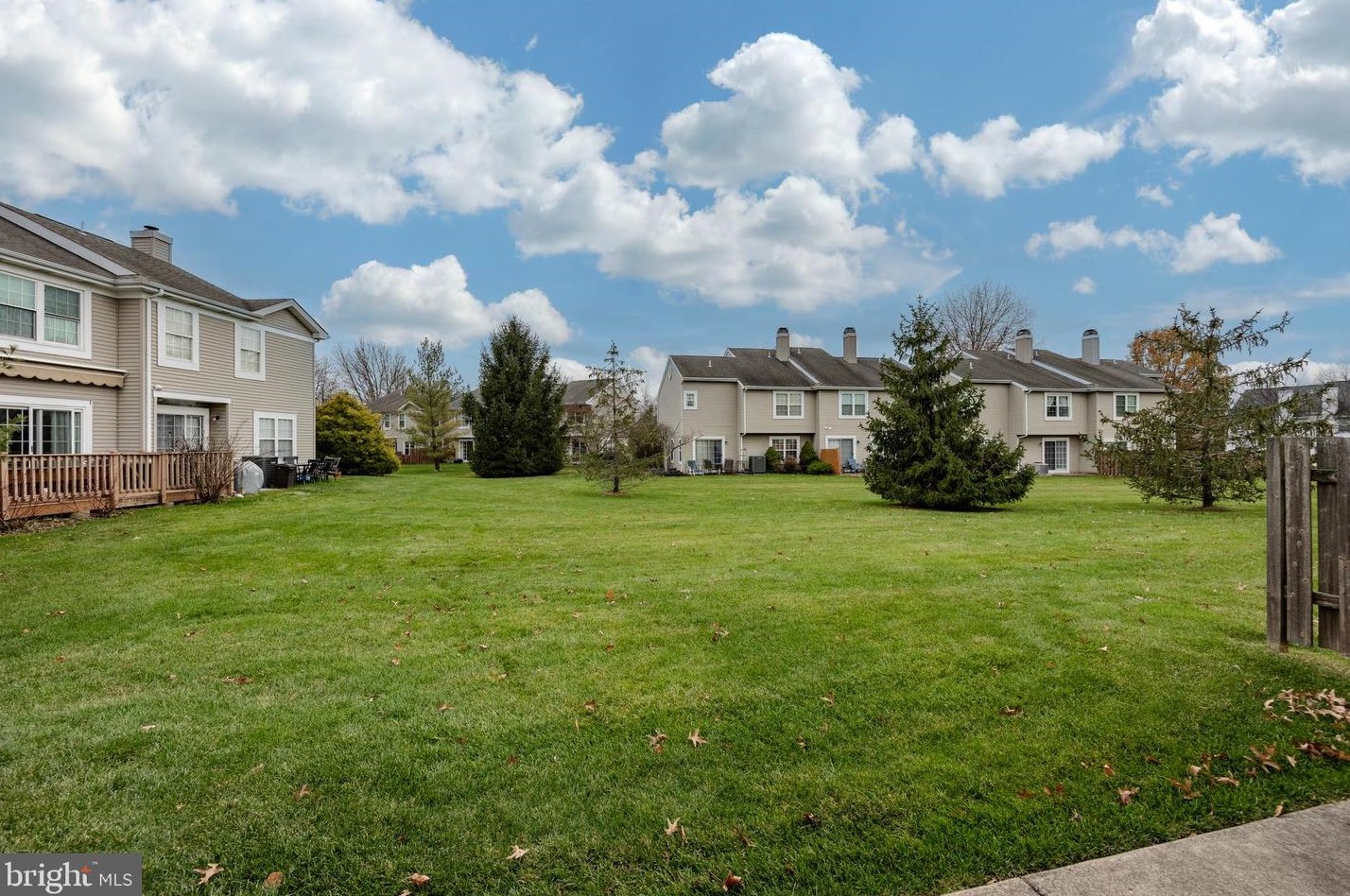 6000 Rolling Hl Dr, North Wales PA 19454-3756 exterior