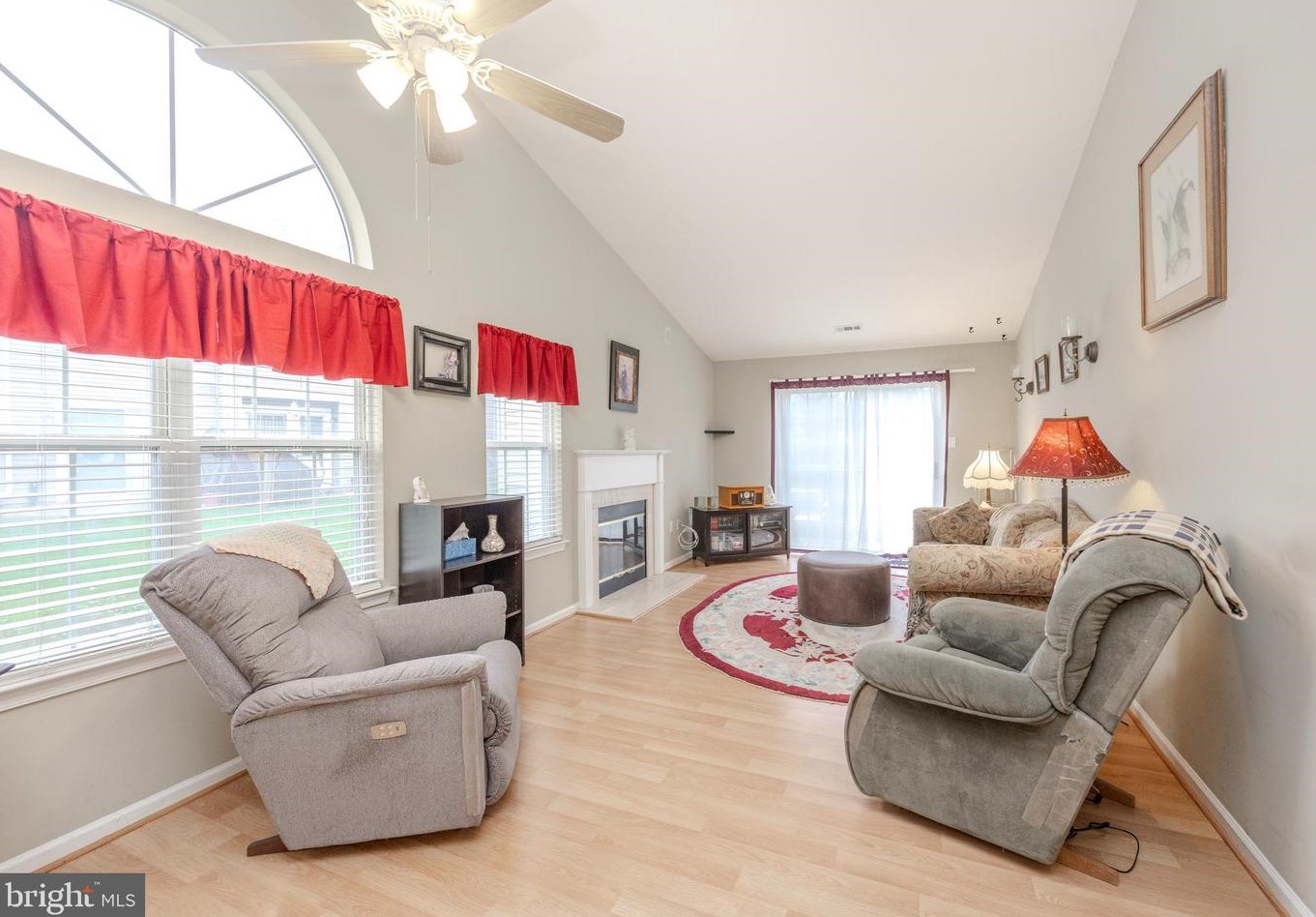 6000 Rolling Hl Dr, North Wales PA 19454-3756 exterior