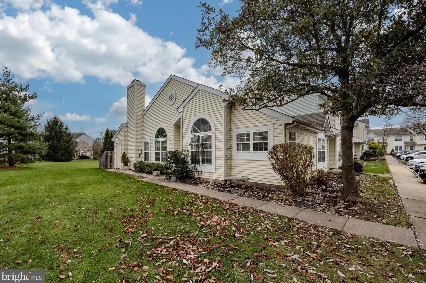 6000 Rolling Hl Dr, North Wales PA 19454-3756 exterior