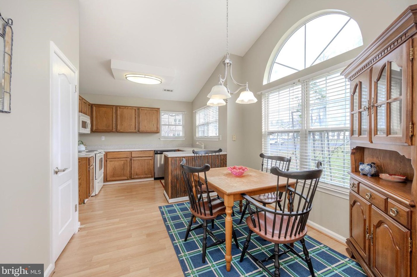 6000 Rolling Hill Dr, North Wales, PA 19454-3756