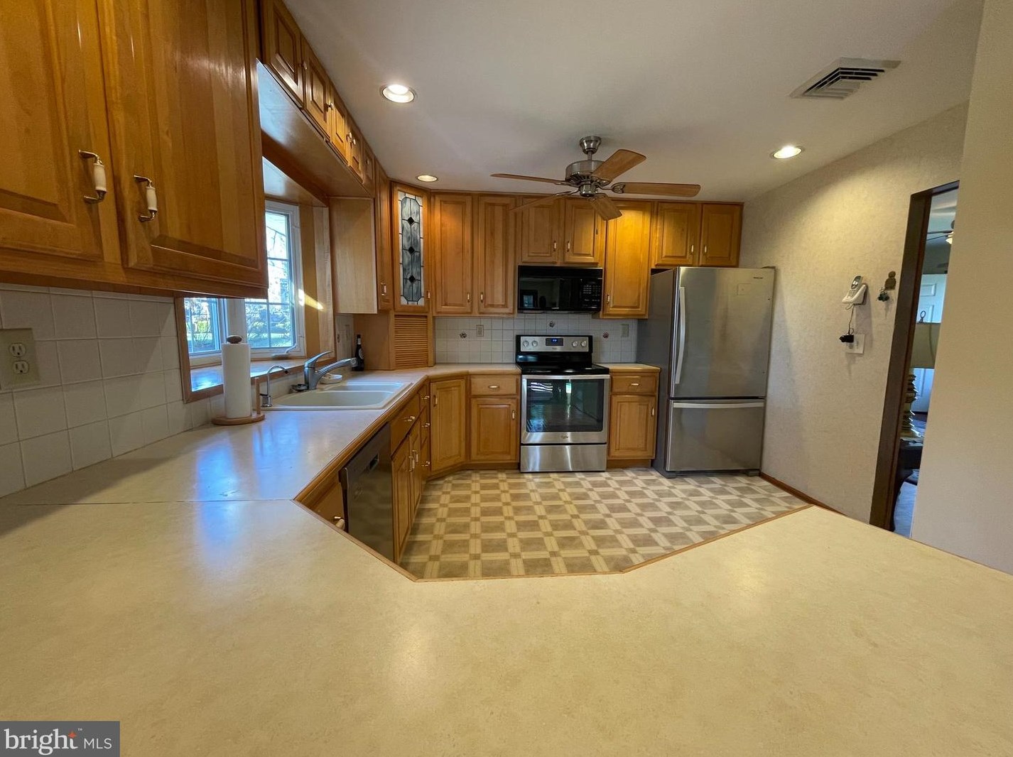 2832 Coppermine Rd, Norristown, PA 19403-2260