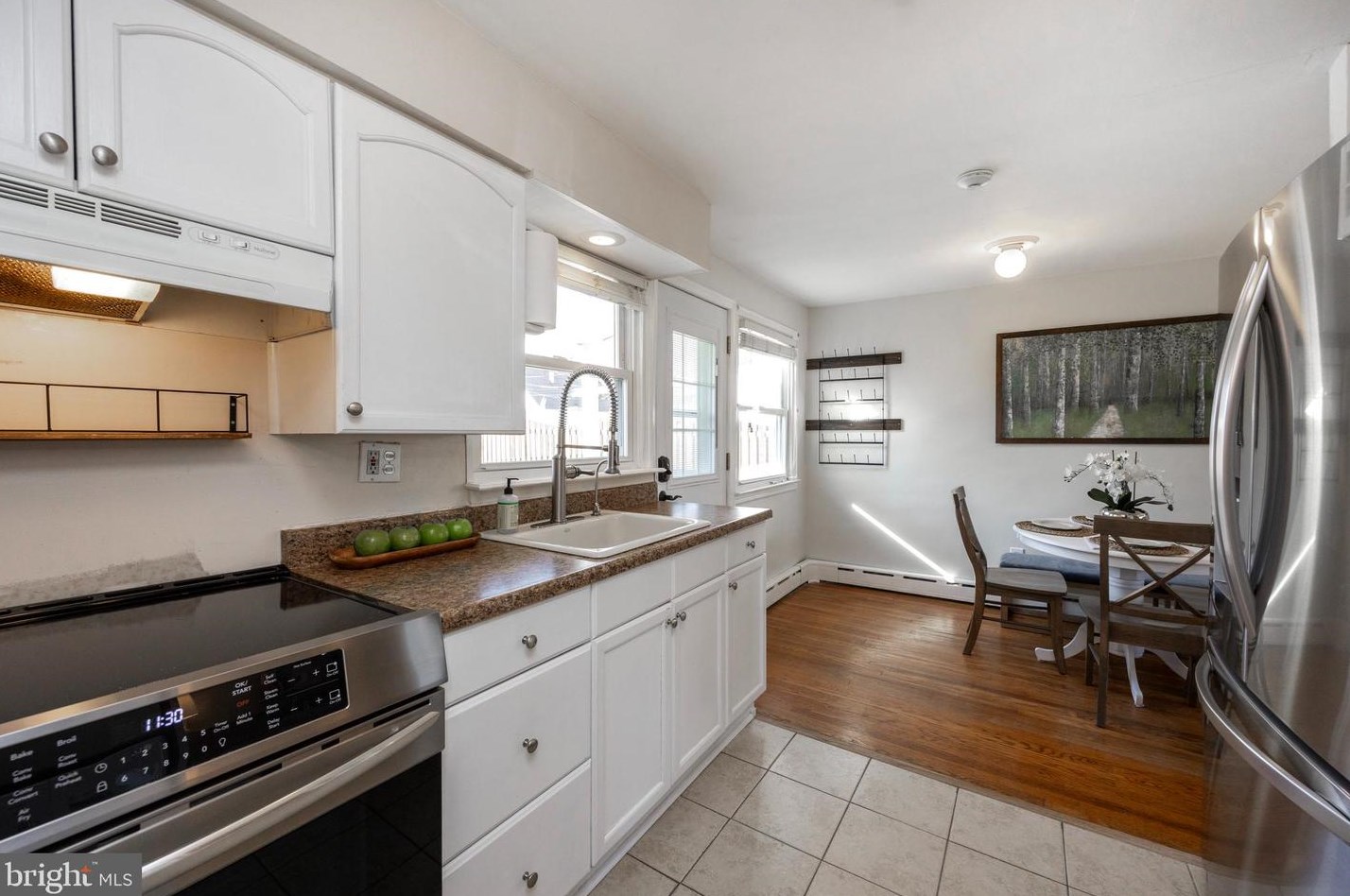 14 Oxford Cir, Norristown PA  19403-2939 exterior