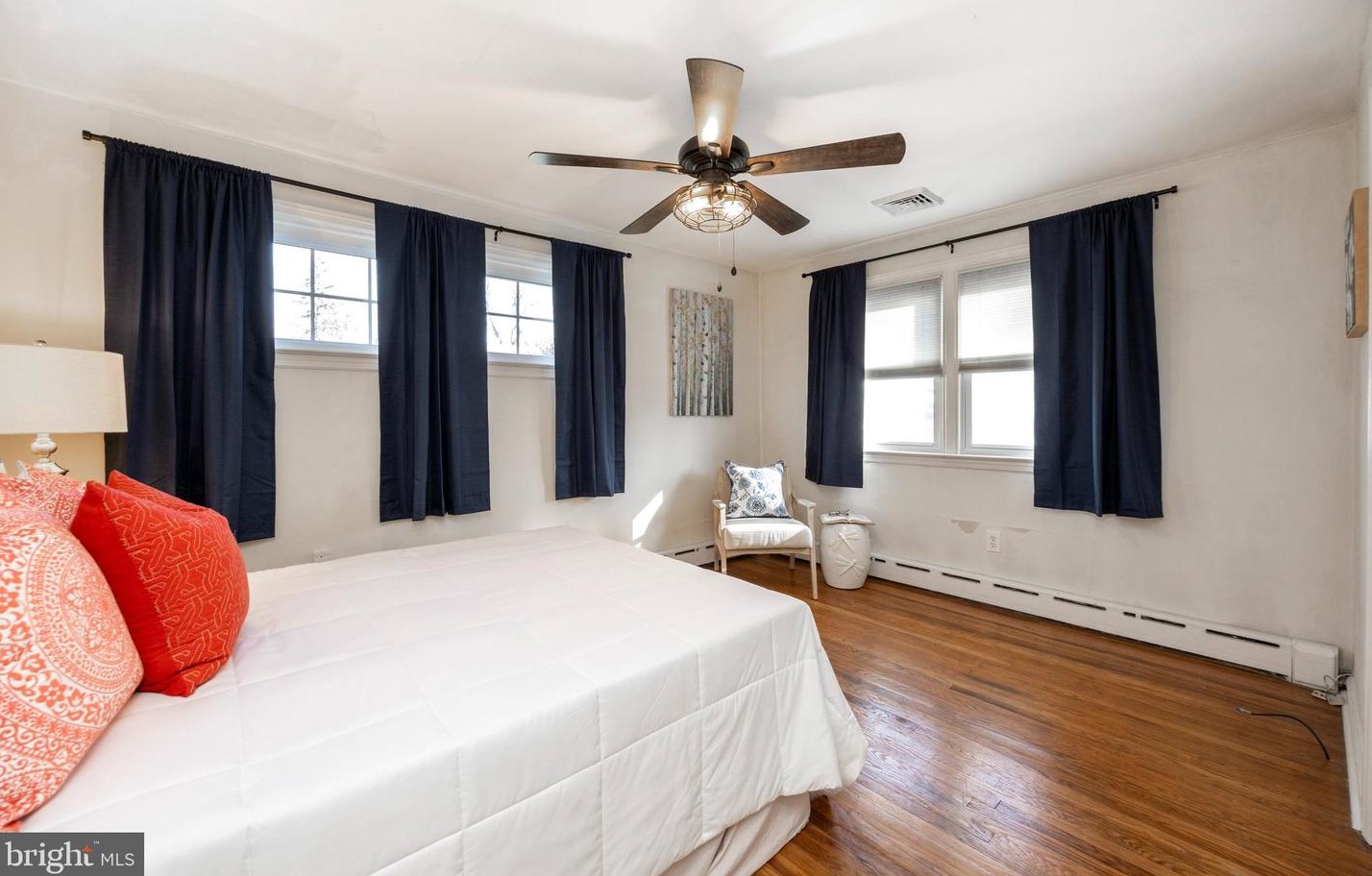 14 Oxford Cir, Norristown PA  19403-2939 exterior