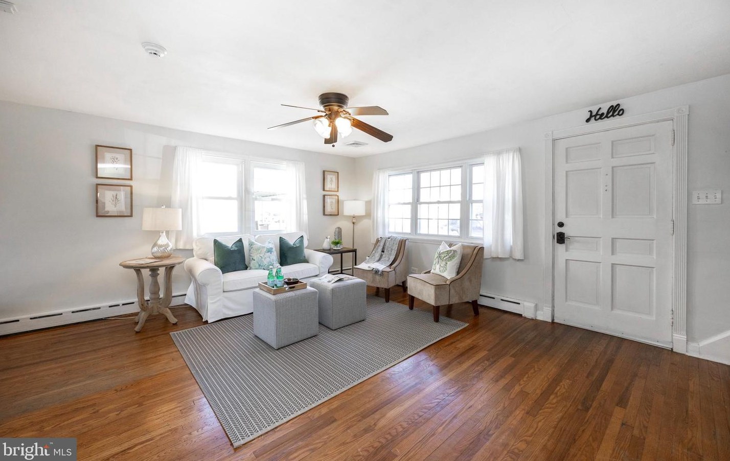 14 Oxford Cir, Norristown PA  19403-2939 exterior