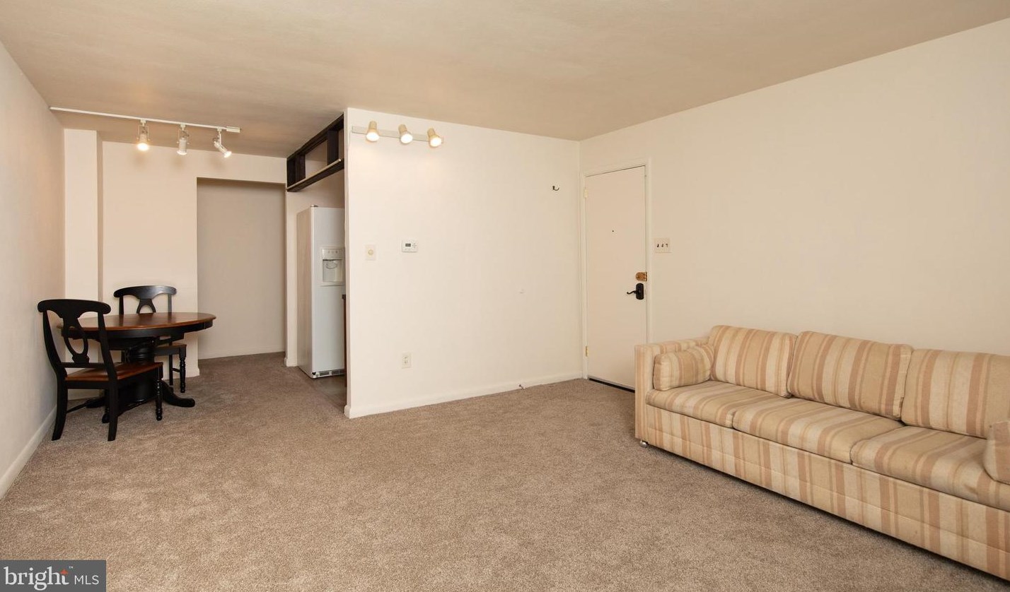 205 Plymouth Ave, Oreland, PA 19075