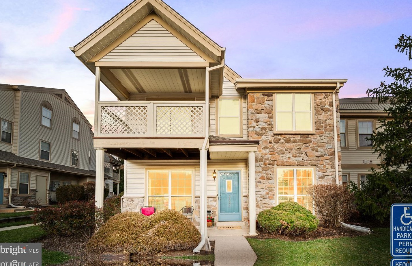 2207 Foxmeadow Dr, Limerick, PA 19468