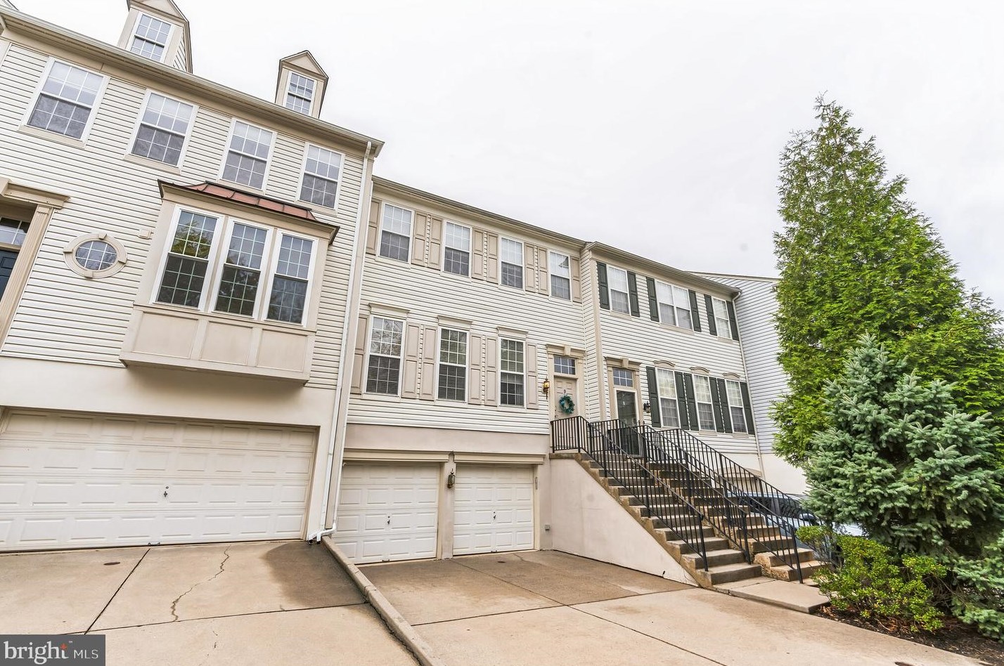9 Honey Locust Ct, Miquon, PA 19444