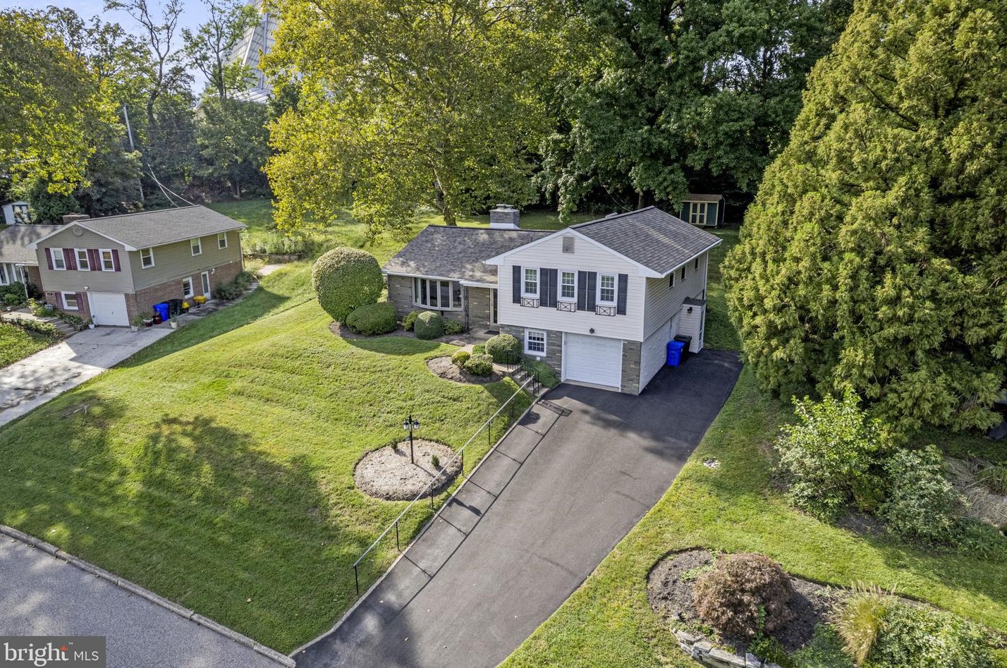 639 Green Briar Rd, Melrose Park, PA 19027