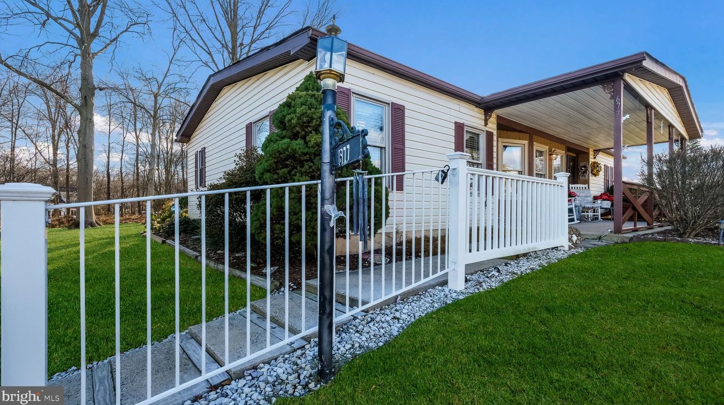 677 Laurel Ln, North Wales, PA 19454-1177