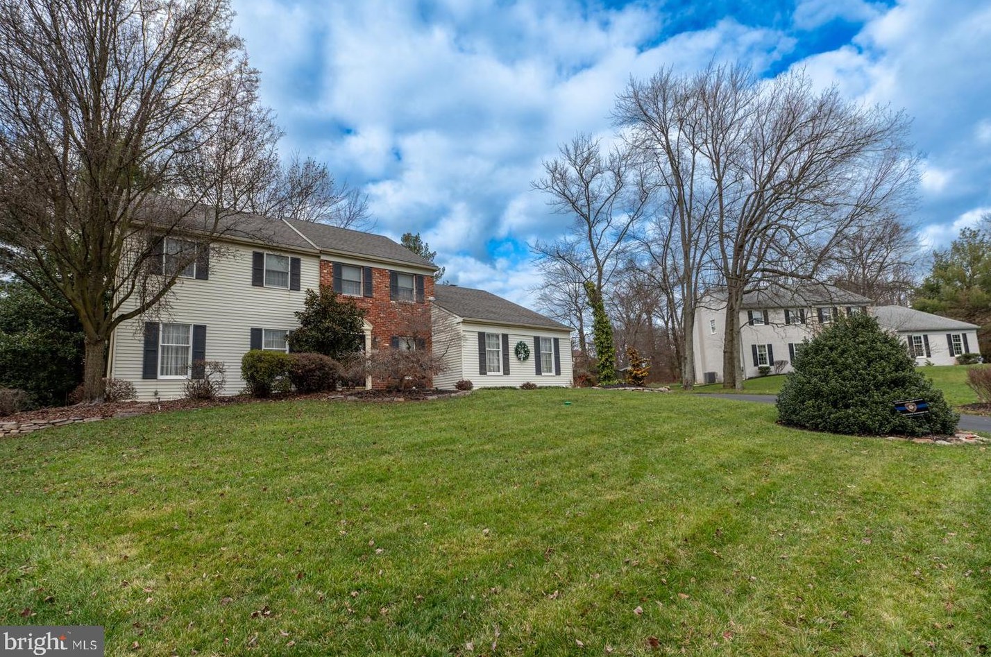 513 Faith Dr, Norristown, PA 19403-3913