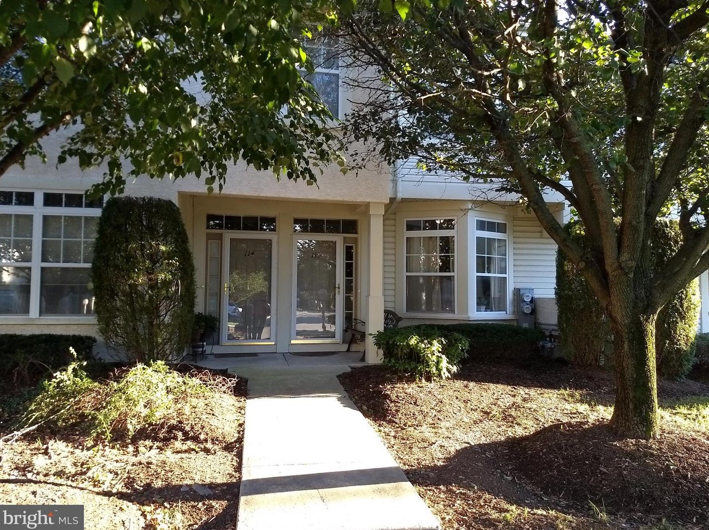 114 Dresher Woods Dr, Dresher, PA 19025