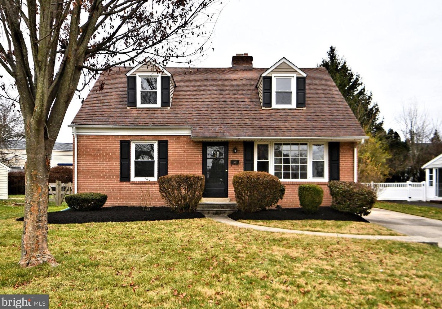 404 Burton Rd, Oreland, PA 19075