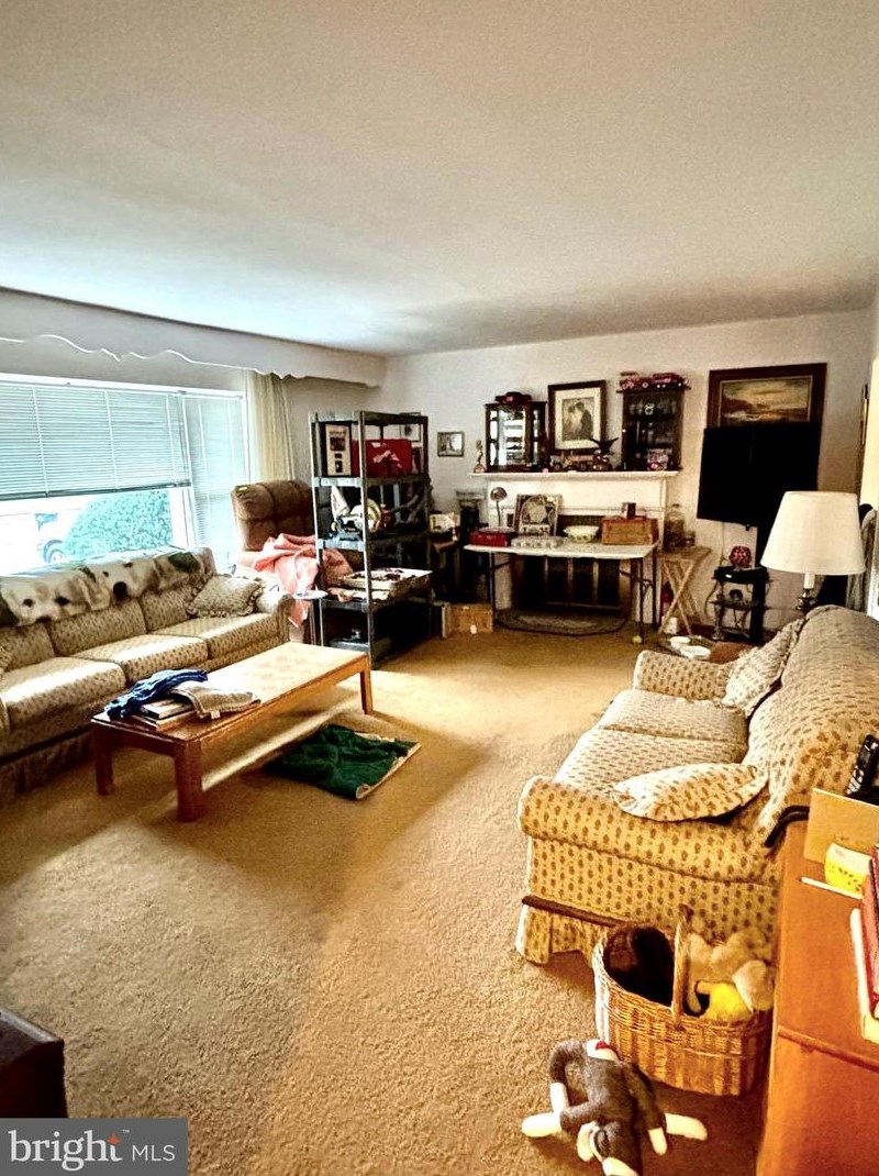 2105 Williamsburg Rd, Huntingdon Valley, PA 19006