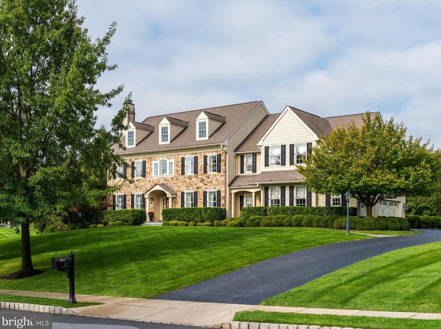 33 Edgehill Ln, Collegeville, PA 19426