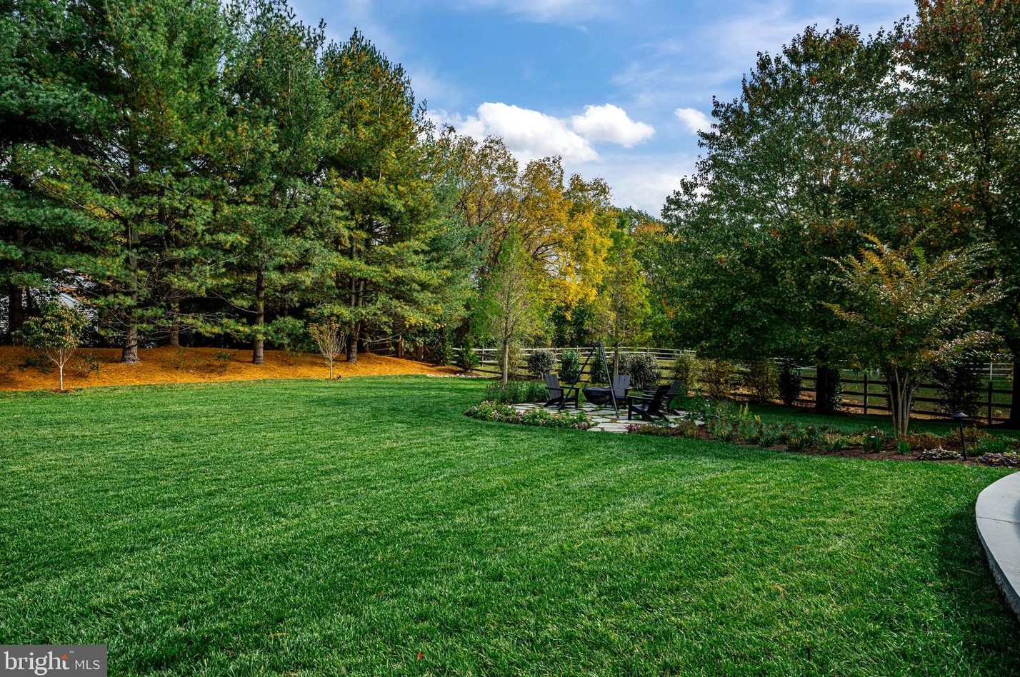 1045 Whitegate Rd, Wayne, PA 19087