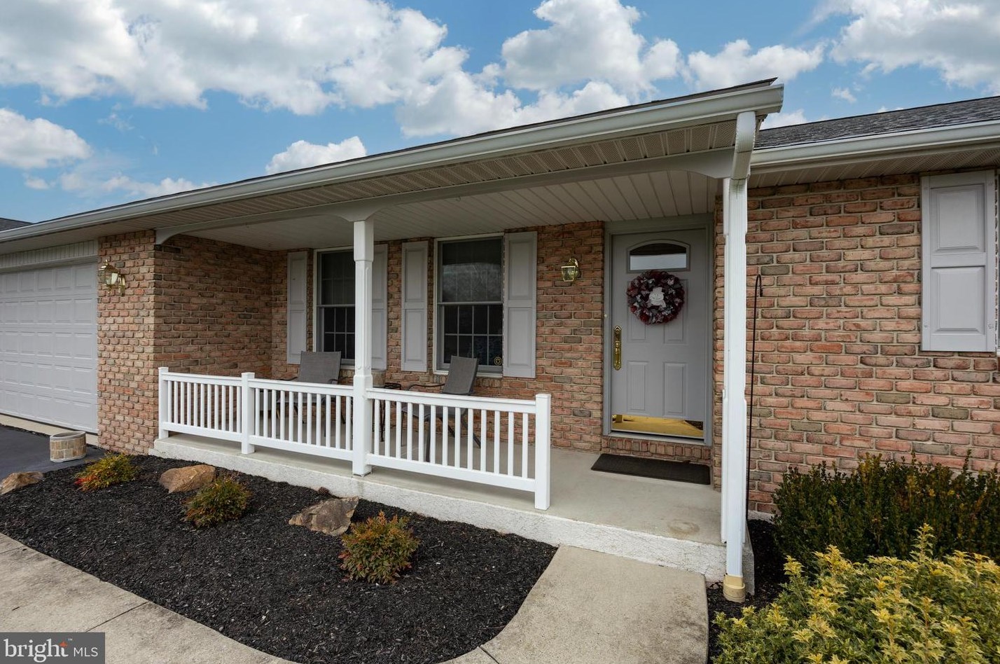 2576 Crabapple Ct, Gilbertsville, PA 19525