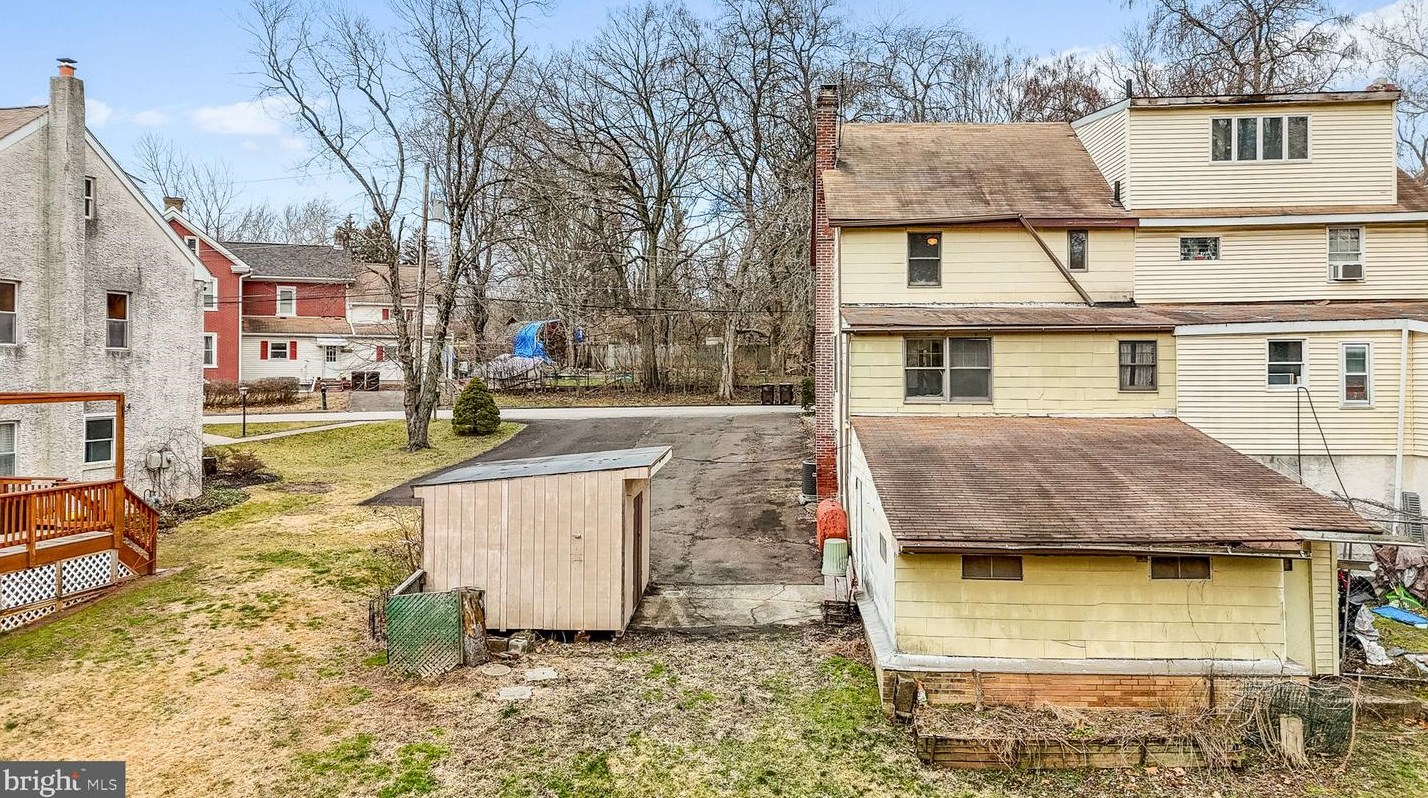 108 Mill Rd, Norristown PA  19401-1817 exterior