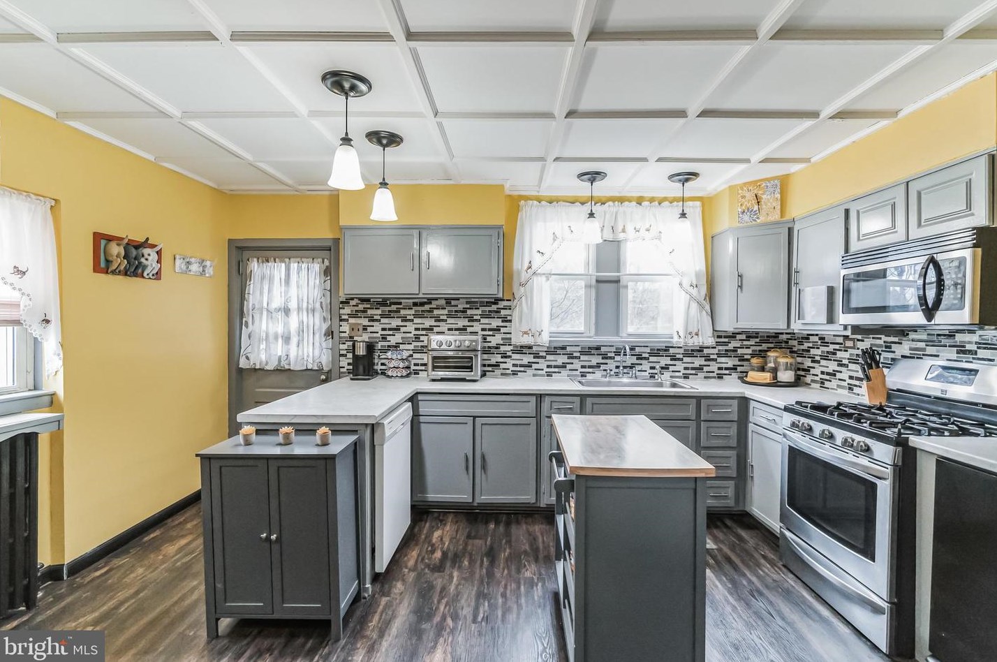 223 Blake Ave, Meadowbrook PA  19046-4210 exterior