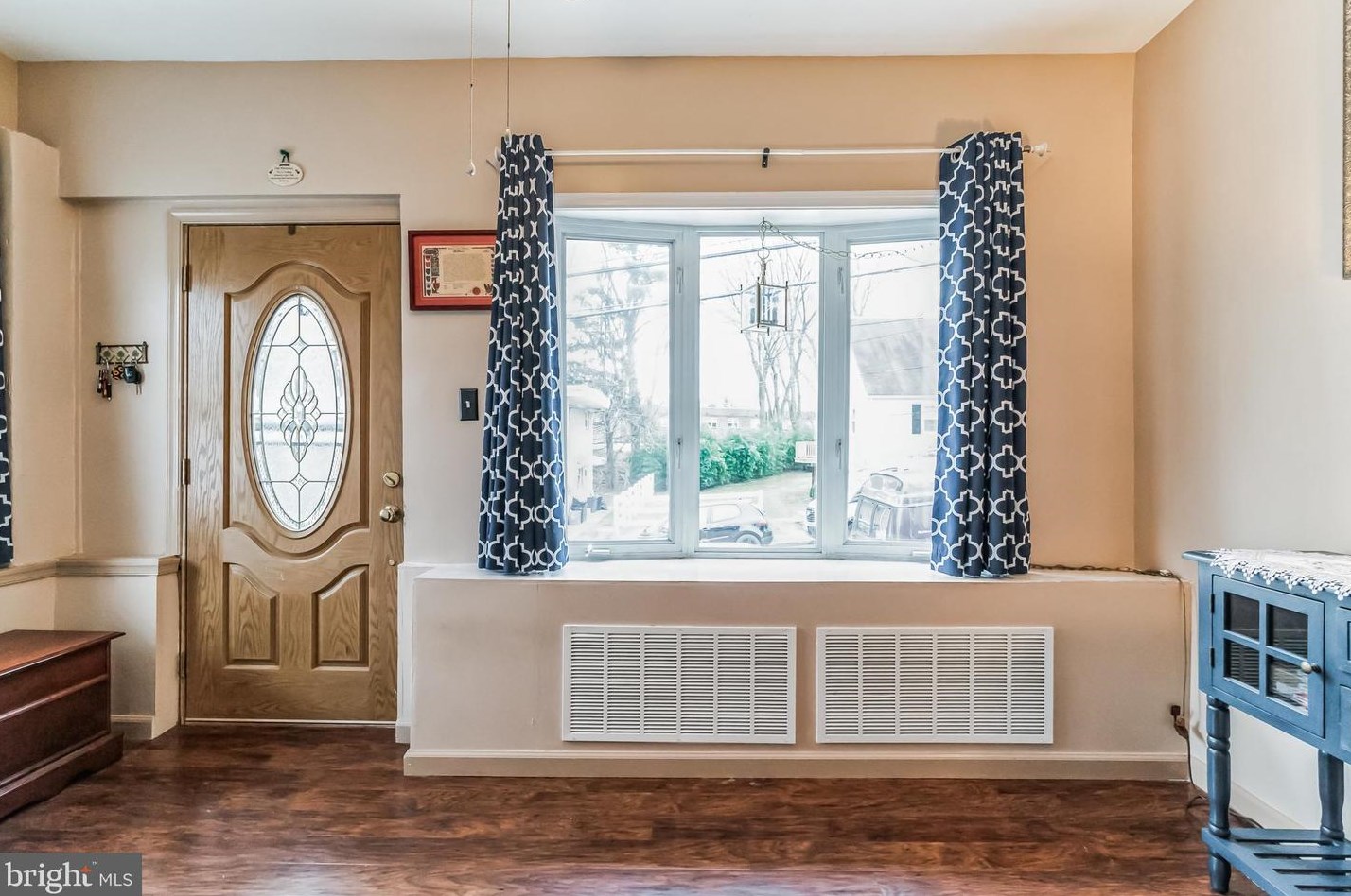 223 Blake Ave, Meadowbrook PA  19046-4210 exterior