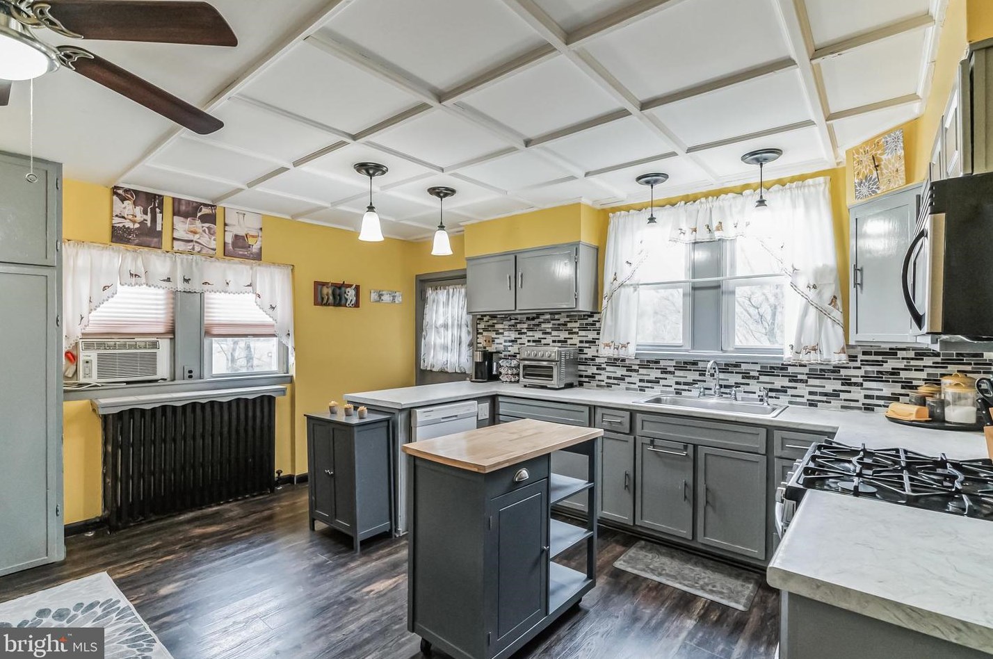 223 Blake Ave, Meadowbrook PA  19046-4210 exterior