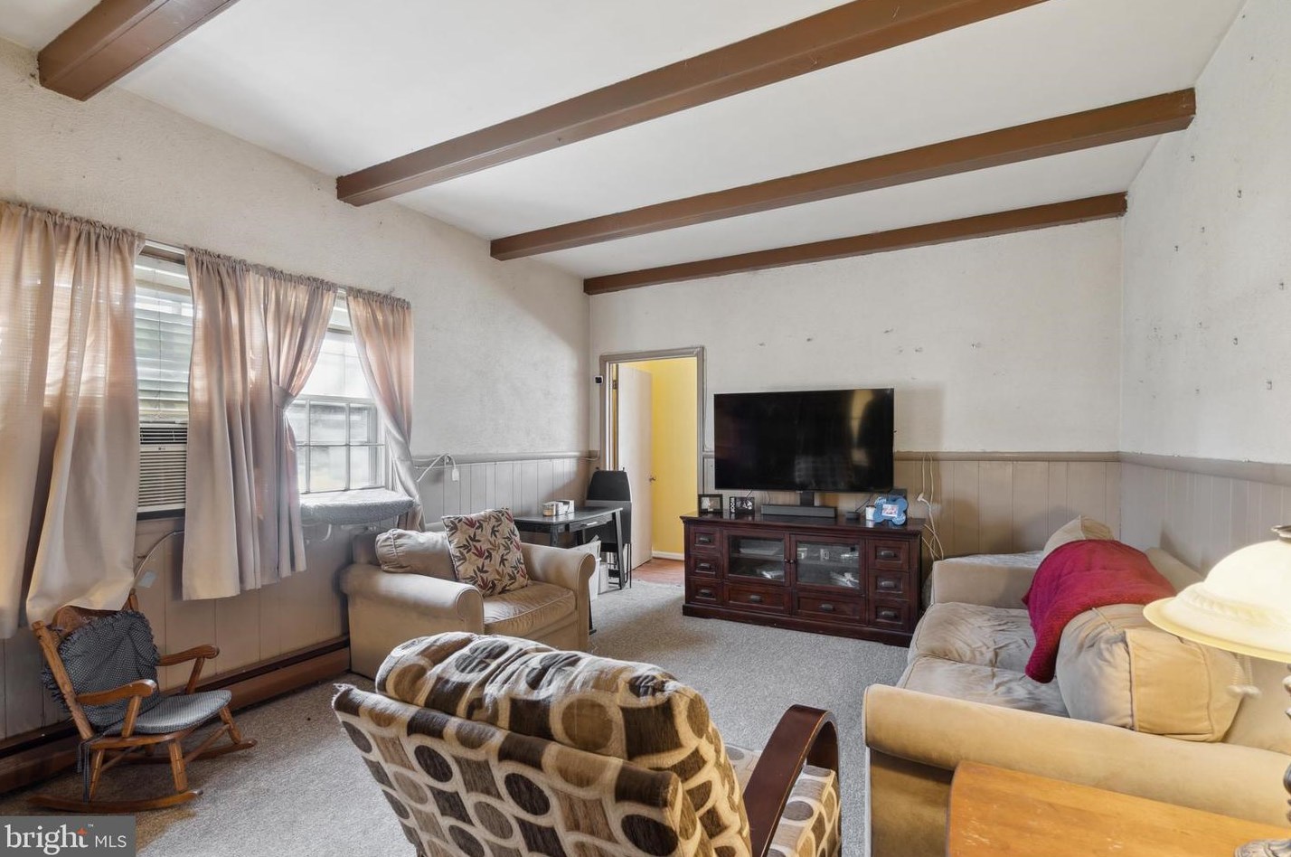 215 Oakland Pl, North Wales PA  19454-2437 exterior