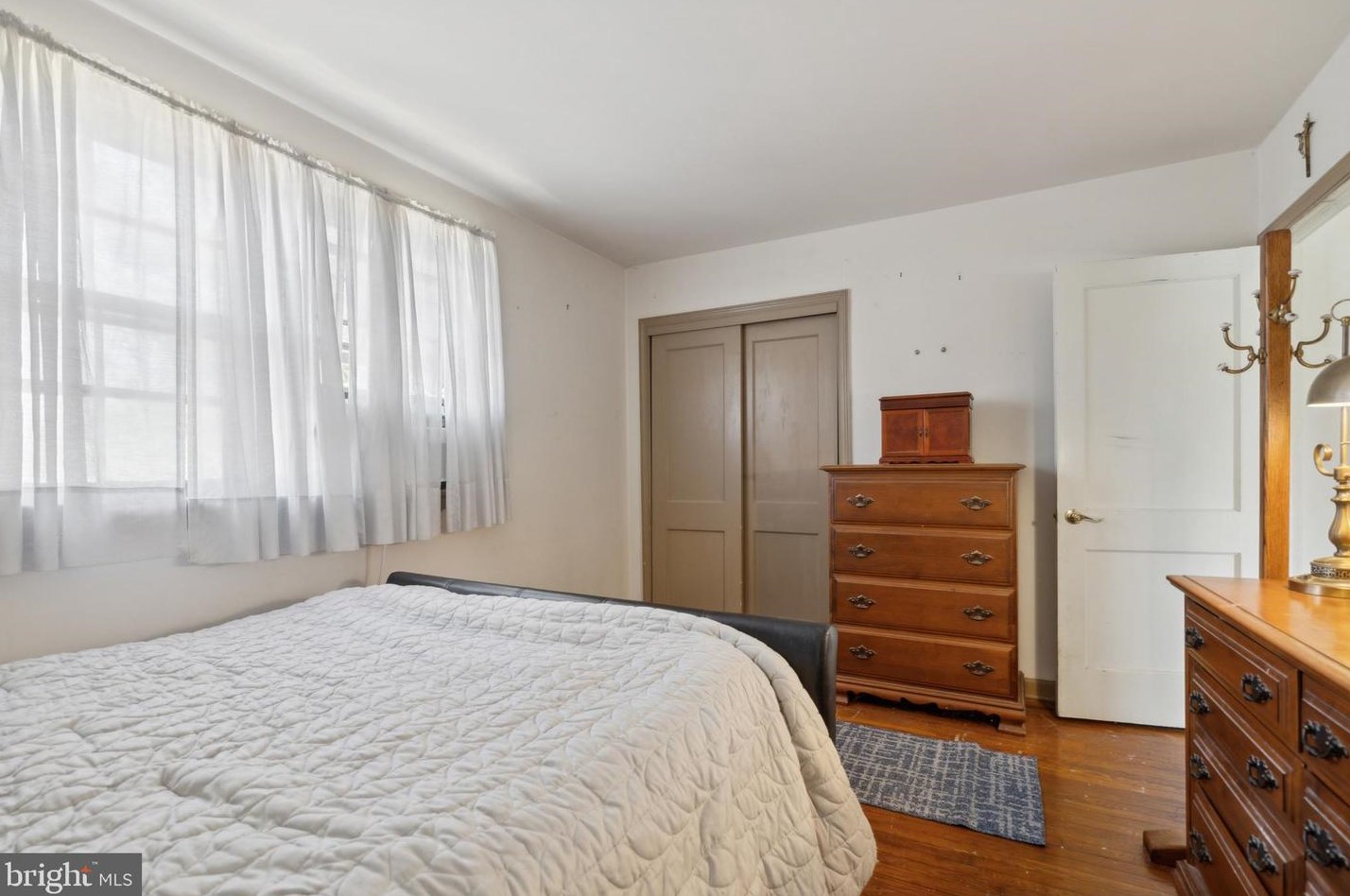 215 Oakland Pl, North Wales PA  19454-2437 exterior
