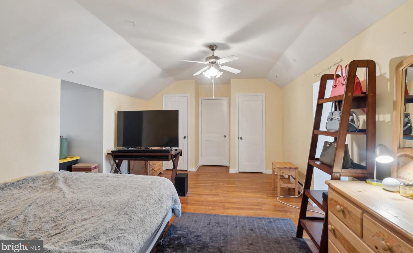 215 Oakland Pl, North Wales PA  19454-2437 exterior