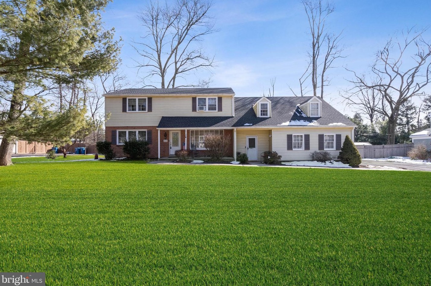 215 Oakland Pl, North Wales, PA 19454-2437
