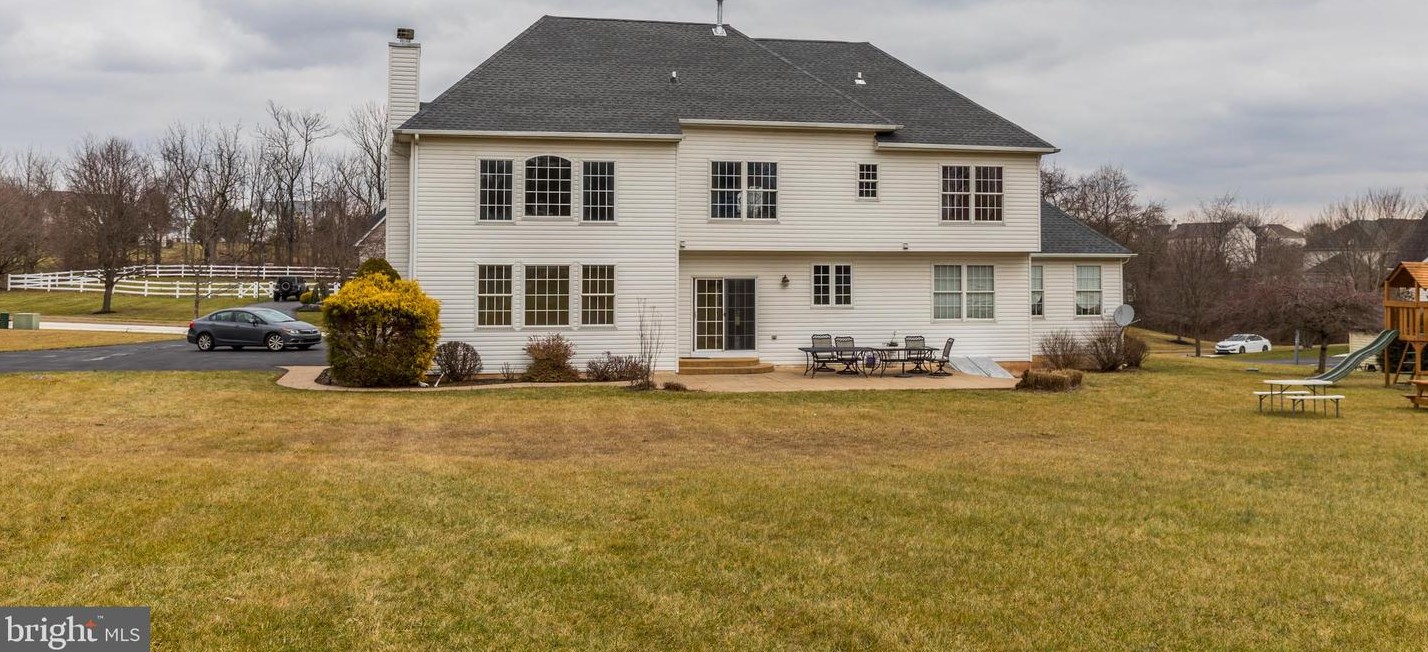32 Saddleview Dr, Limerick, PA 19468