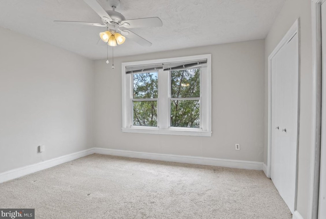 521 Montgomery Ave, North Wales PA 19454-2948 exterior