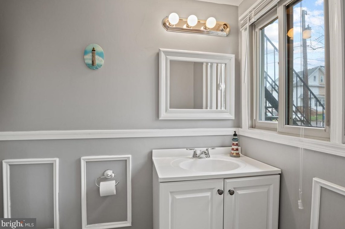 521 Montgomery Ave, North Wales PA 19454-2948 exterior