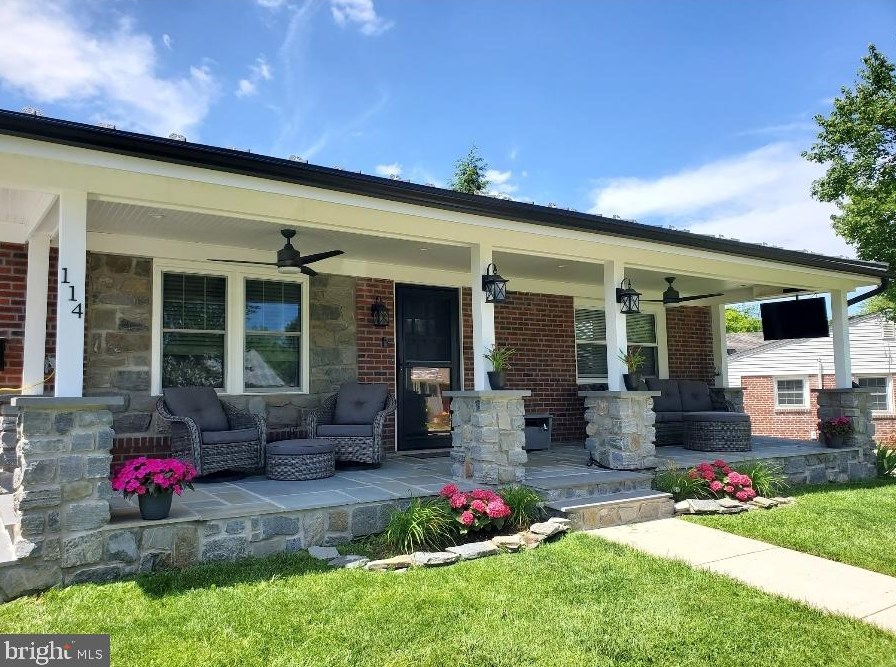 114 Colonial Dr, Norristown, PA 19401-1805