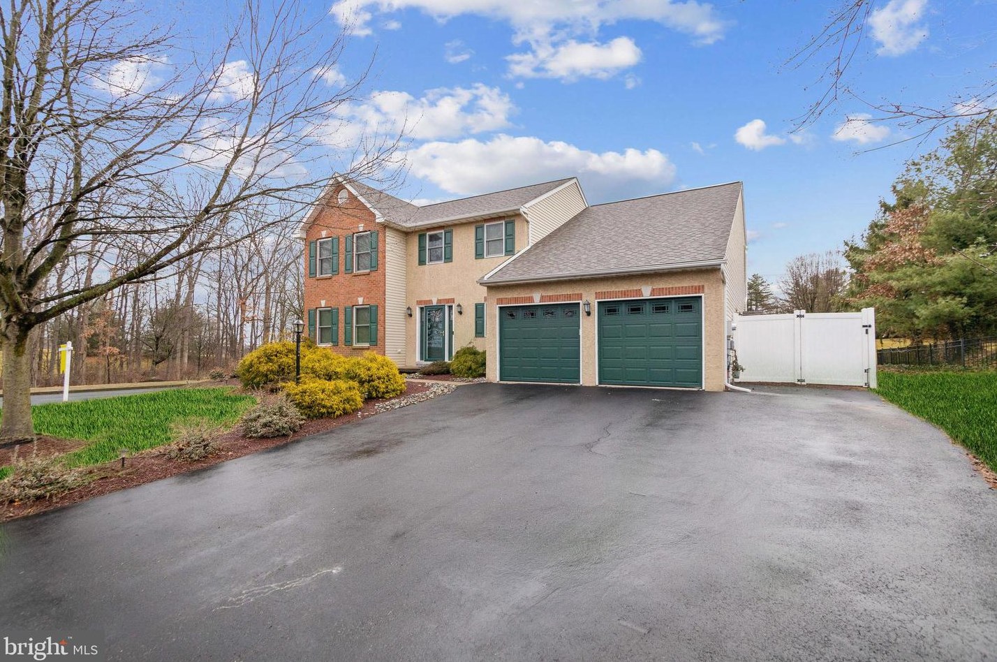 900 Harcourt Ln, Harleysville, PA 19438