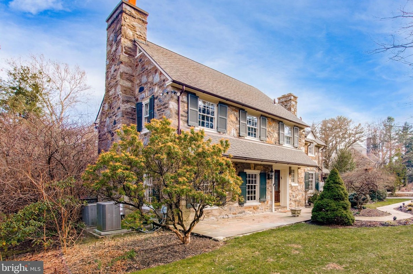 707 Hagys Ford Rd, Penn Valley, PA 19072-1417