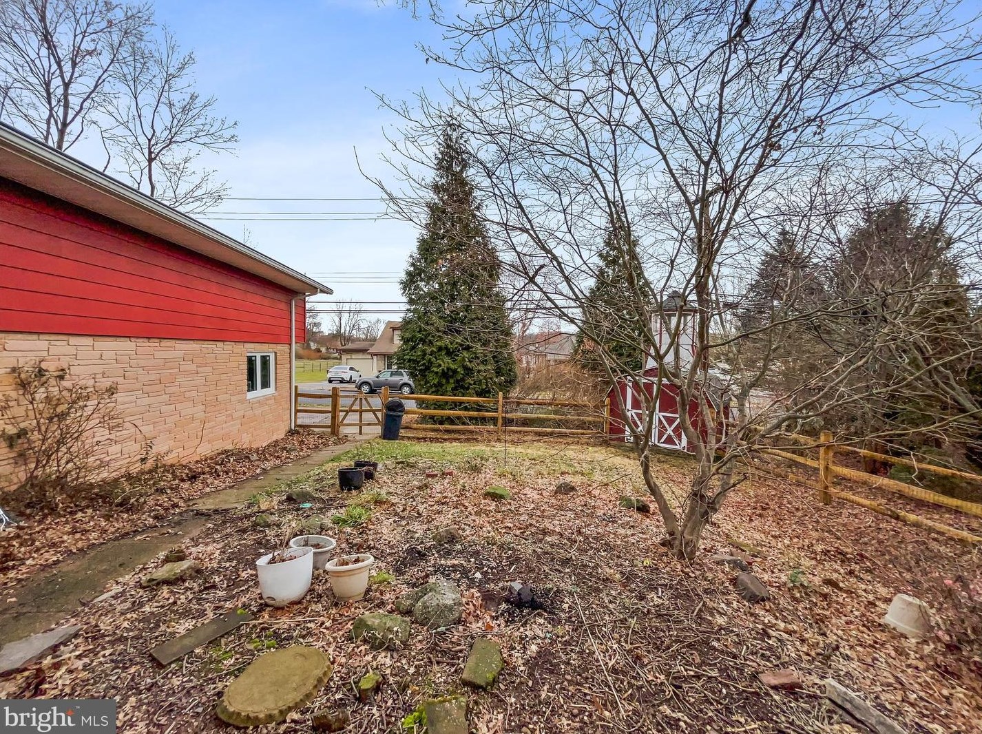 1046 Elmwood Dr, Pottstown PA  19464-3902 exterior