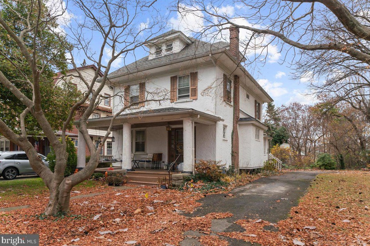 136 Grandview Rd, Ardmore, PA 19003